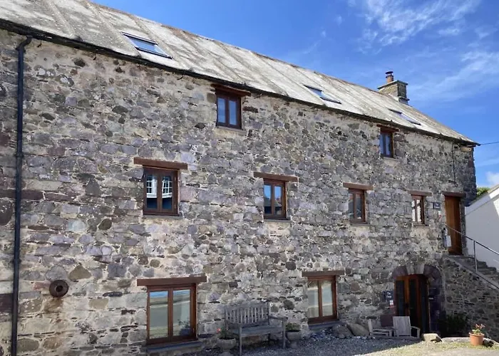 Stunning Converted Granary In Heart Of St Davids