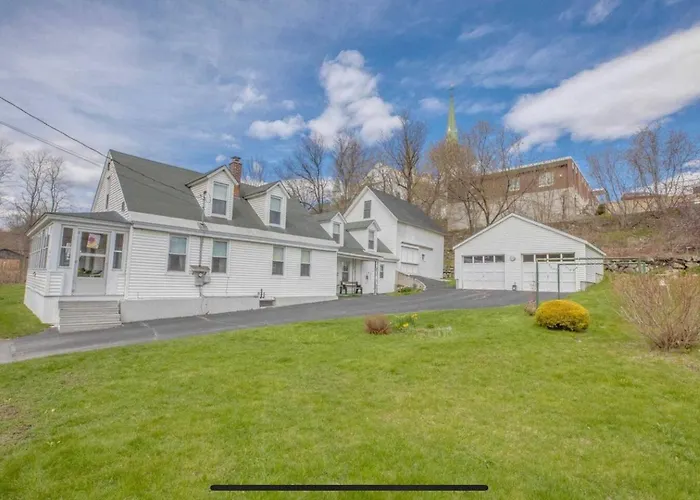 Cute 6-Bedroom Getaway In The Heart Of Littleton