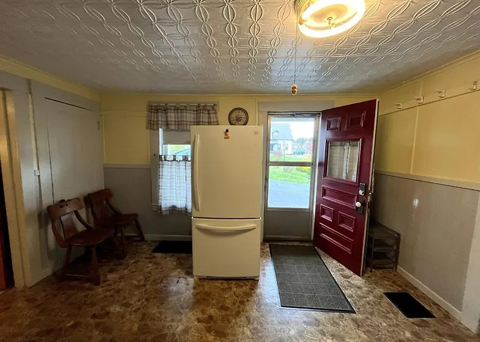 Cute 6-Bedroom Getaway In The Heart Of Littleton