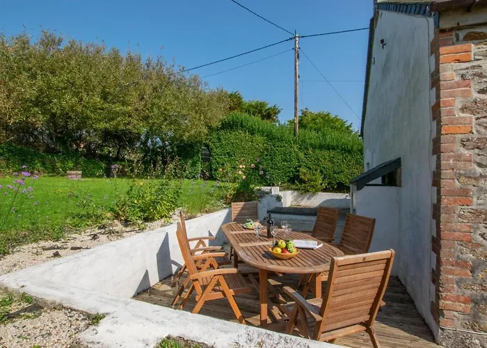 3 Bed In Gunwalloe Oc-P00858