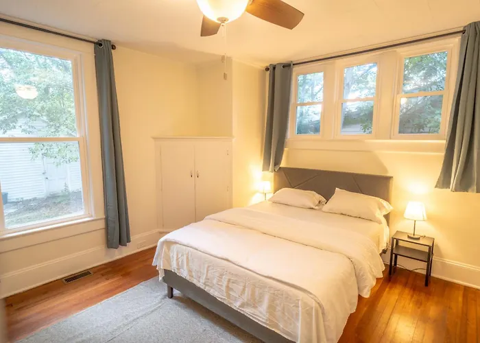 Walk To Duke Campus! 3 Bedroom In Trinity Park!