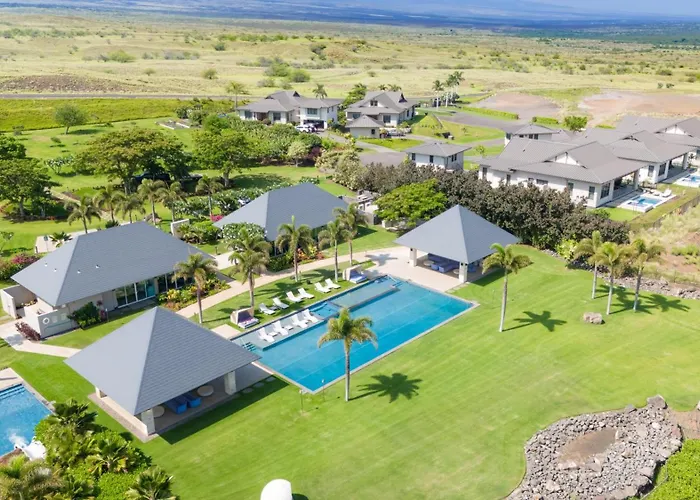 Blue Tranquility: Luxe Private Home with Pool and Ohana Suite