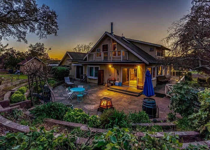 Farmhouse With Pool, Hot Tub And Tastings Included