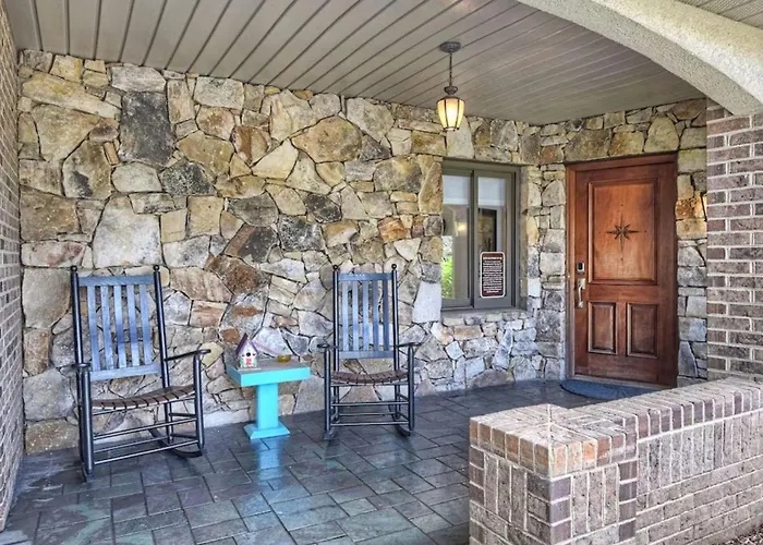 Landover Lodge By Avantstay