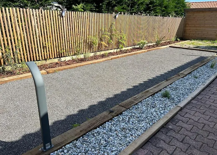 Maison avec piscine et jardin privatifs - un séjour au calme