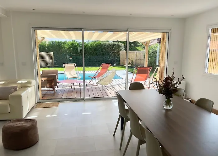 Maison avec piscine et jardin privatifs - un séjour au calme