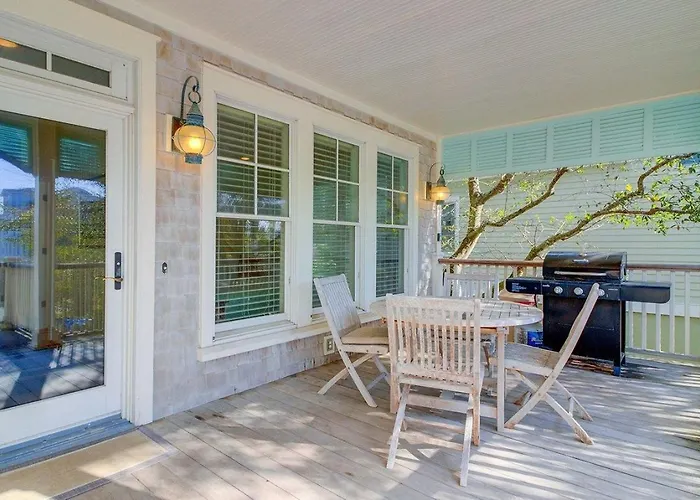 913 Carolina Boulevard By Avantstay