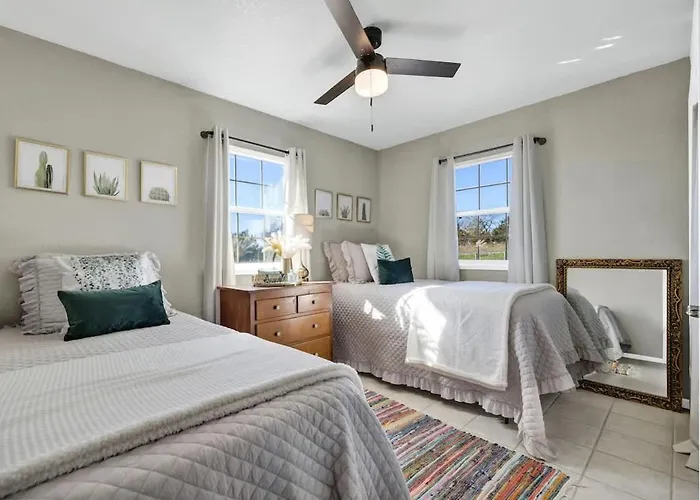 Casa Blanca: Hot-Tub, Fire Pit, Hill Country Views
