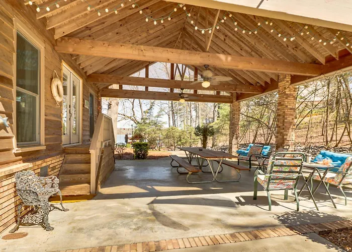 Lakefront Leesburg Home W/ Private Dock & Ramp!