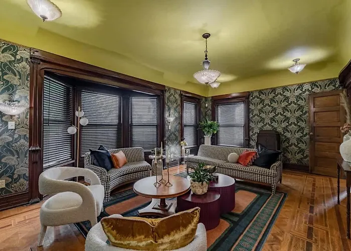 Akrons Werner House Historic 4 Bedroom Luxury