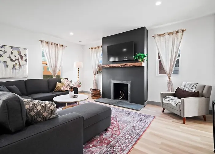 Gorgeous Remodel Game Room Sleeps 8