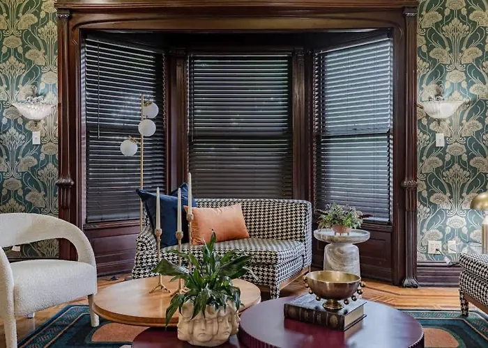 Akrons Werner House Historic 4 Bedroom Luxury
