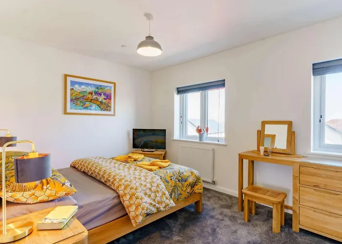2 Bed In Haverfordwest Oc-82312