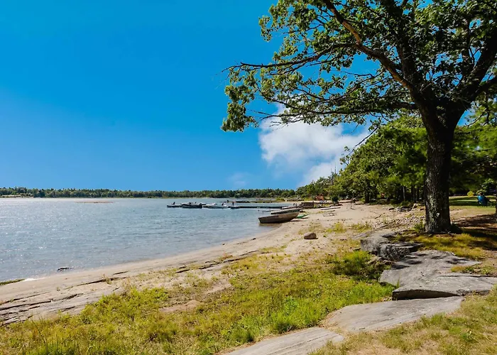 Georgian Bay Rockwood 3-Bdrm Waterfront Cottage #2