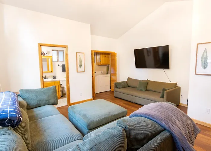Lewis Cabin - Boat Dock - Lake Front - Sleeps 12