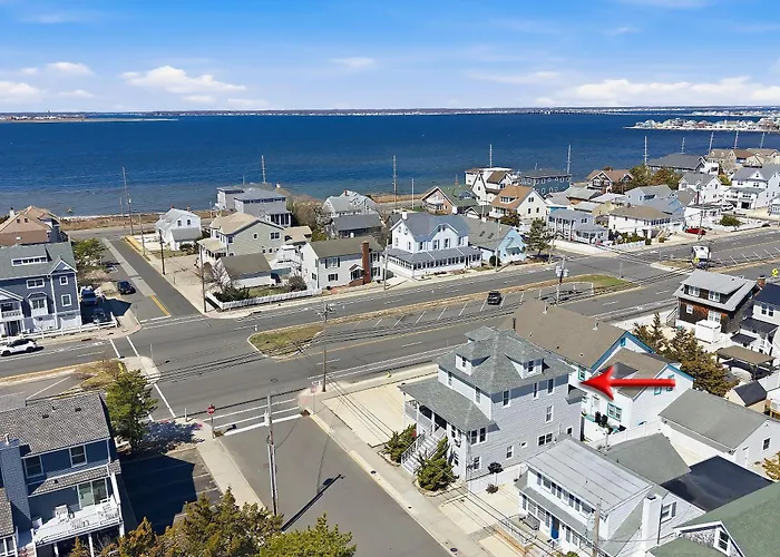 3 Bedroom 2 Bath Beach House Condo- 10 Houses From The Beach Walk To The Beach, Where Every Fisherman'S Paradise Begins