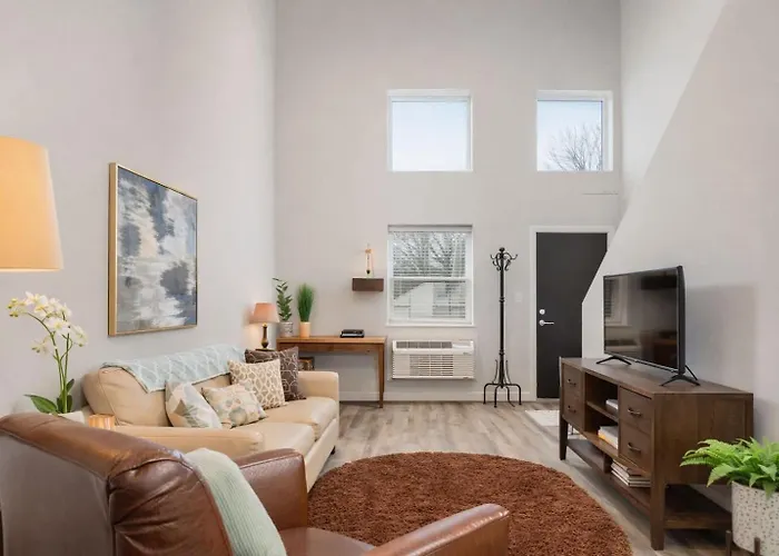 Charming Appleton Condo Downtown Modern Loft