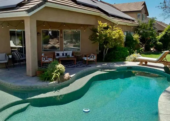 3Br Family Home With Pool And Hot Tub