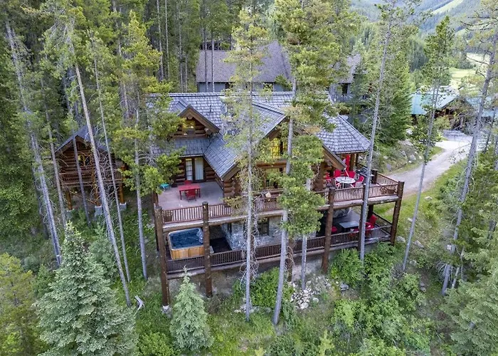 Luxury Log Chalet Ski In & Out Pool And Private Hottub
