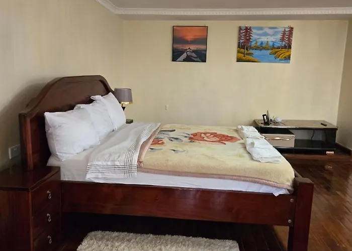 8Br Runda Villa With Garden & Kids Play Area
