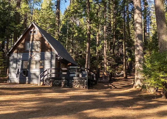Cabin, Relaxation, Trails, Pinecrest Lake Getaway