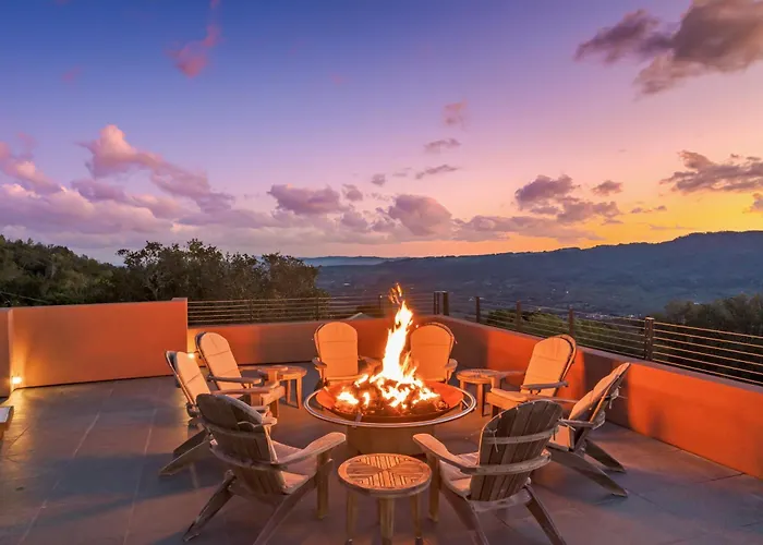 Luxury Retreat Overlooking Sonoma Valley