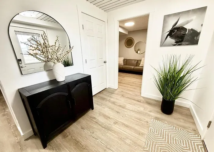 The Oak & Iron Suite