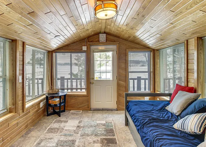 Waterfront Leech Lake Cabin W/ Boat Dock + Lift