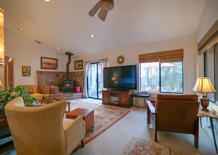 On 10 Acres! Serene Nevada City Retreat W/ Hot Tub