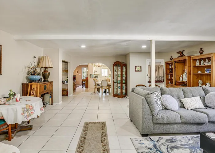 Home In San Diego Area W/ Outdoor Entertainment!
