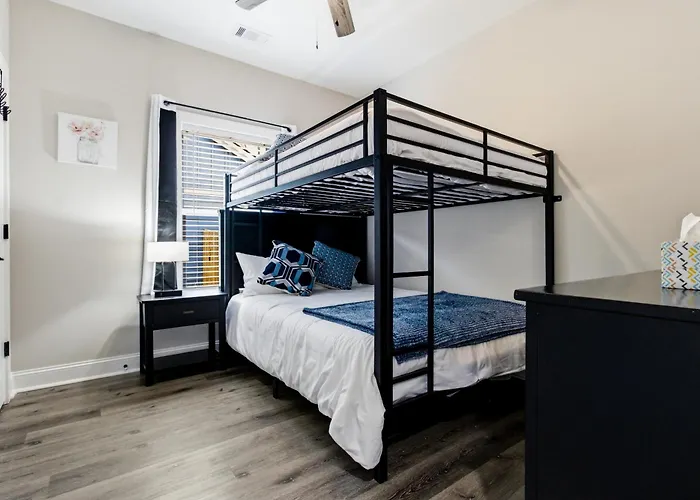 Stylish New Home Near Downtown Pine Mountain