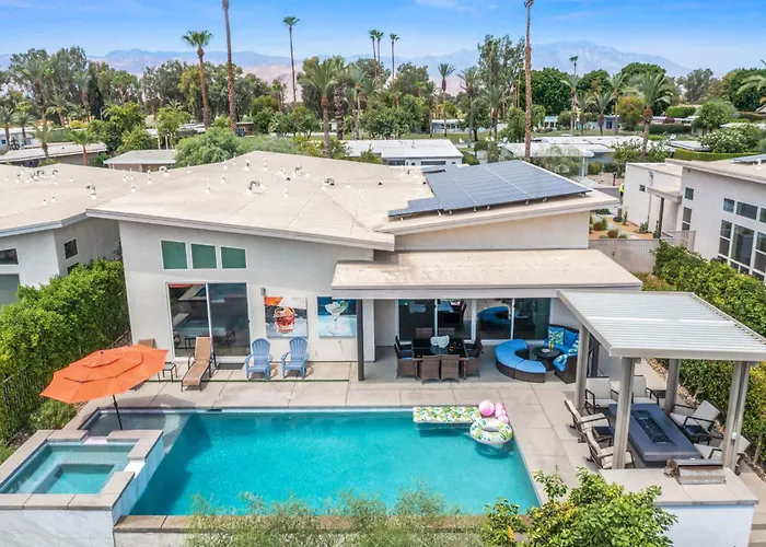 Modern Desert Retreat With Private Pool Spa Ev Charger Near Tennis Garden