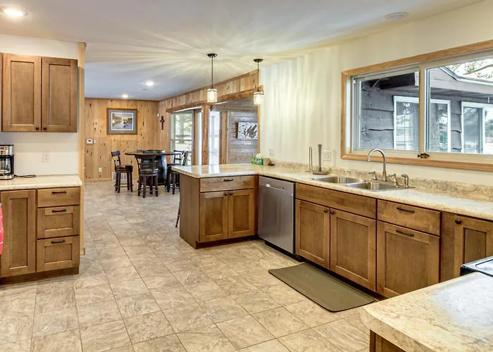 Waterfront Leech Lake Cabin W/ Boat Dock + Lift