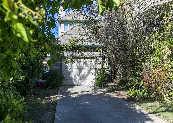 Steps To Beach, Restaurants, Wharf, Boardwalk, Shops, Pet Friendly, Fast Wifi, Lighthouse