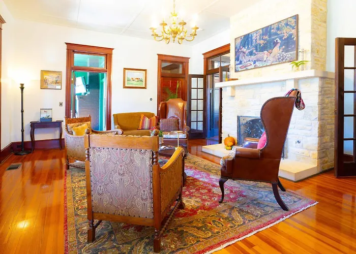 1906 Haus Stay For 13 With Access To Pool Hot Tub