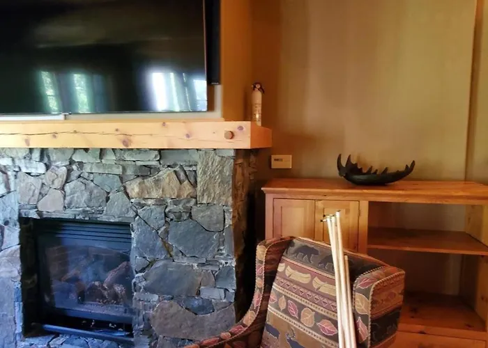 Luxury Log Chalet Ski In & Out Pool And Private Hottub