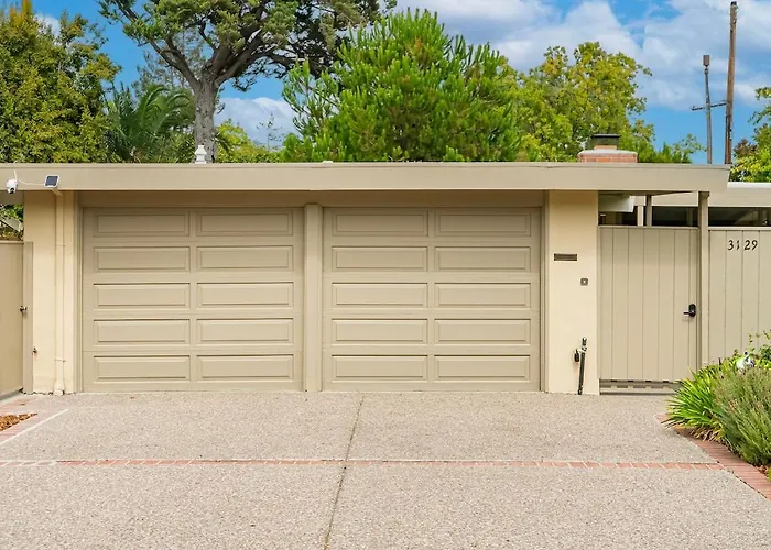 3129 Light-Filled Retreat 4Br 2Ba Lush Backyard Palo Alto
