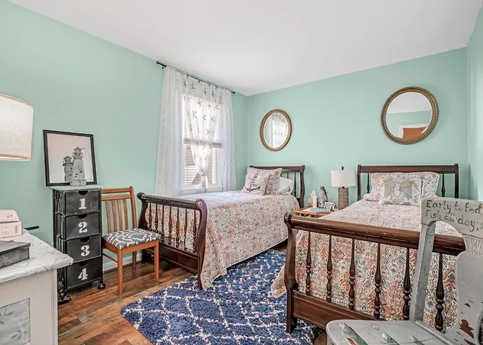Channel Winds - Waterfront Bliss & Lighthouse Views!
