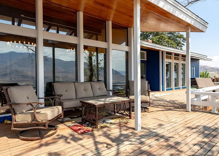 Sunny Retreat-Lake Views,Hottub,Bbq,Firepit,Ev