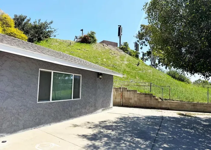 Campo Rd 2Br 1Ba | Near Zoo & Downtown Sd