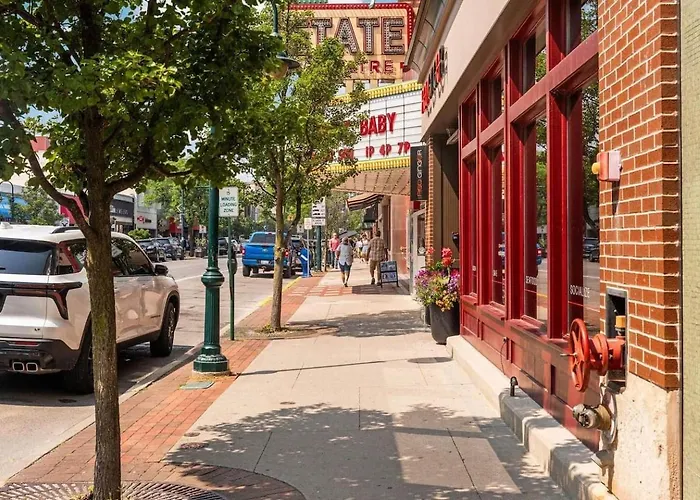 1 Block To Beach | Bikes, Wellness & More