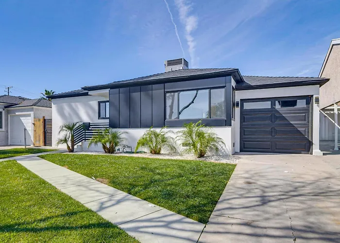 Studio Tours & Universal Fun! Burbank Family Home
