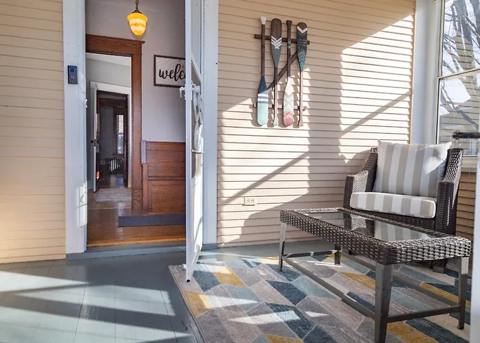The Rhine Street Retreat Prime Location!