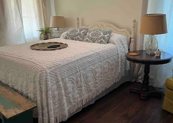 Leolia Country Cottage