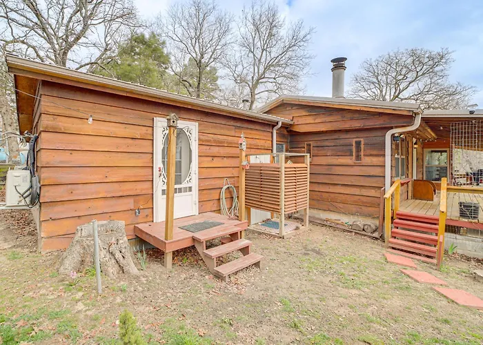 Private Beach & Fishing Pond! Eufaula Family Cabin