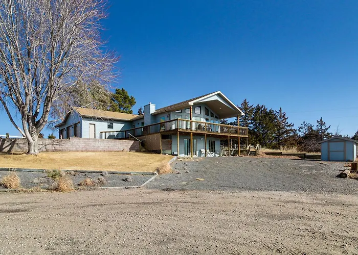 Deck W/ Lake Mac View! Spacious Family Retreat
