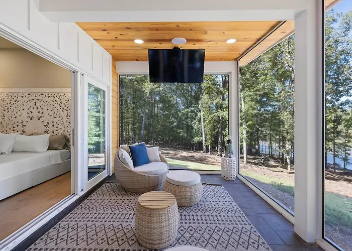 'The Emerald Cove Residence' Lake Oconee Luxury!