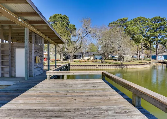 'The Lake House' W/ Dock & Patio In Livingston