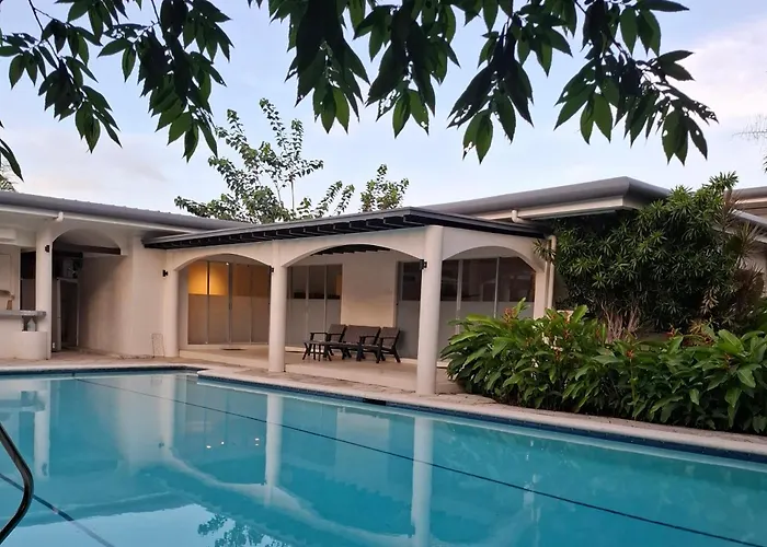 Lucky Pool Villa