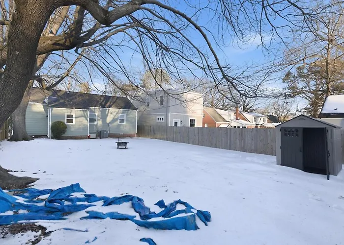 Private 3 Bedroom House W Fence Near Scotts Addition!